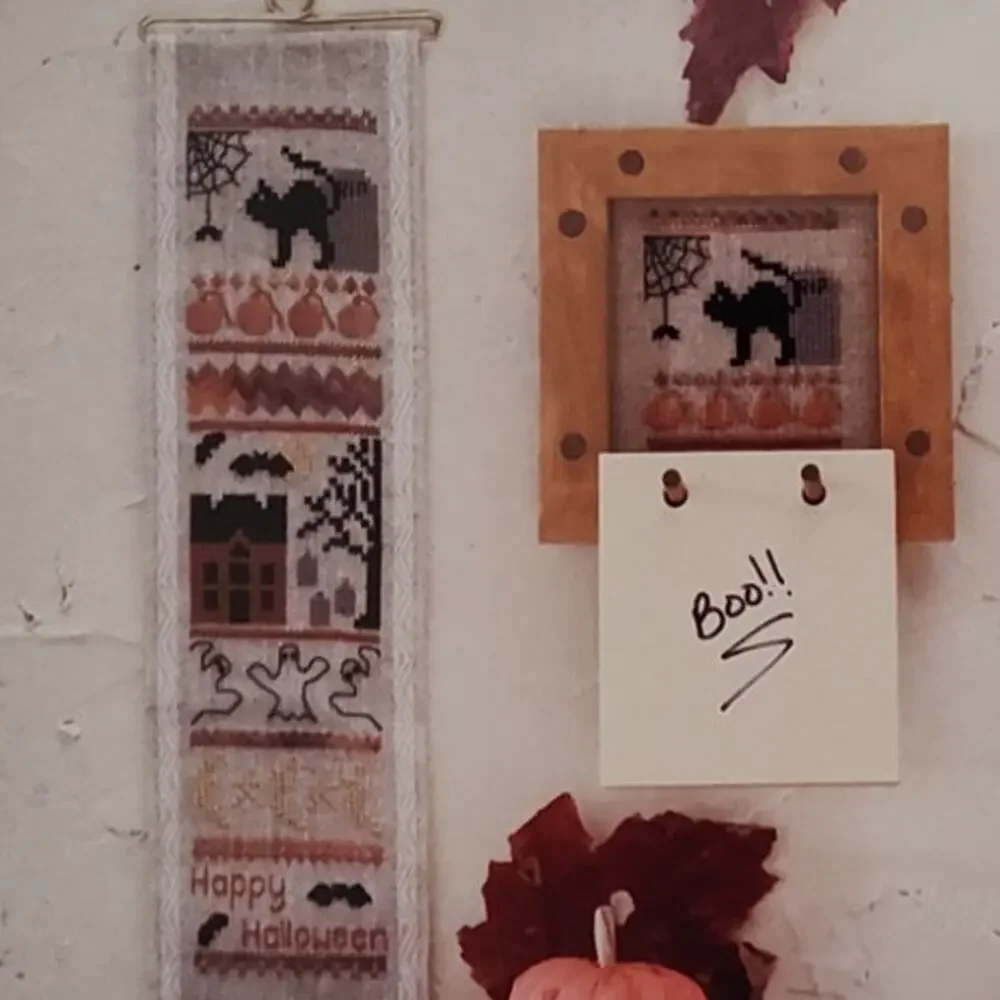 Willow Ridge Designs A Halloween Sampler Cat, Bats, Ghosts Cross Stitch Pattern